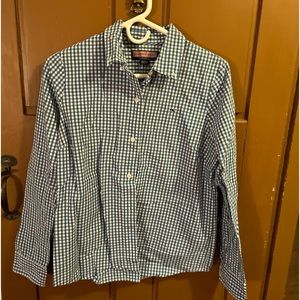 2 for 1 - Vineyard Vines Women’s Button Down Longsleeve Shirts - Size 8 AND 6